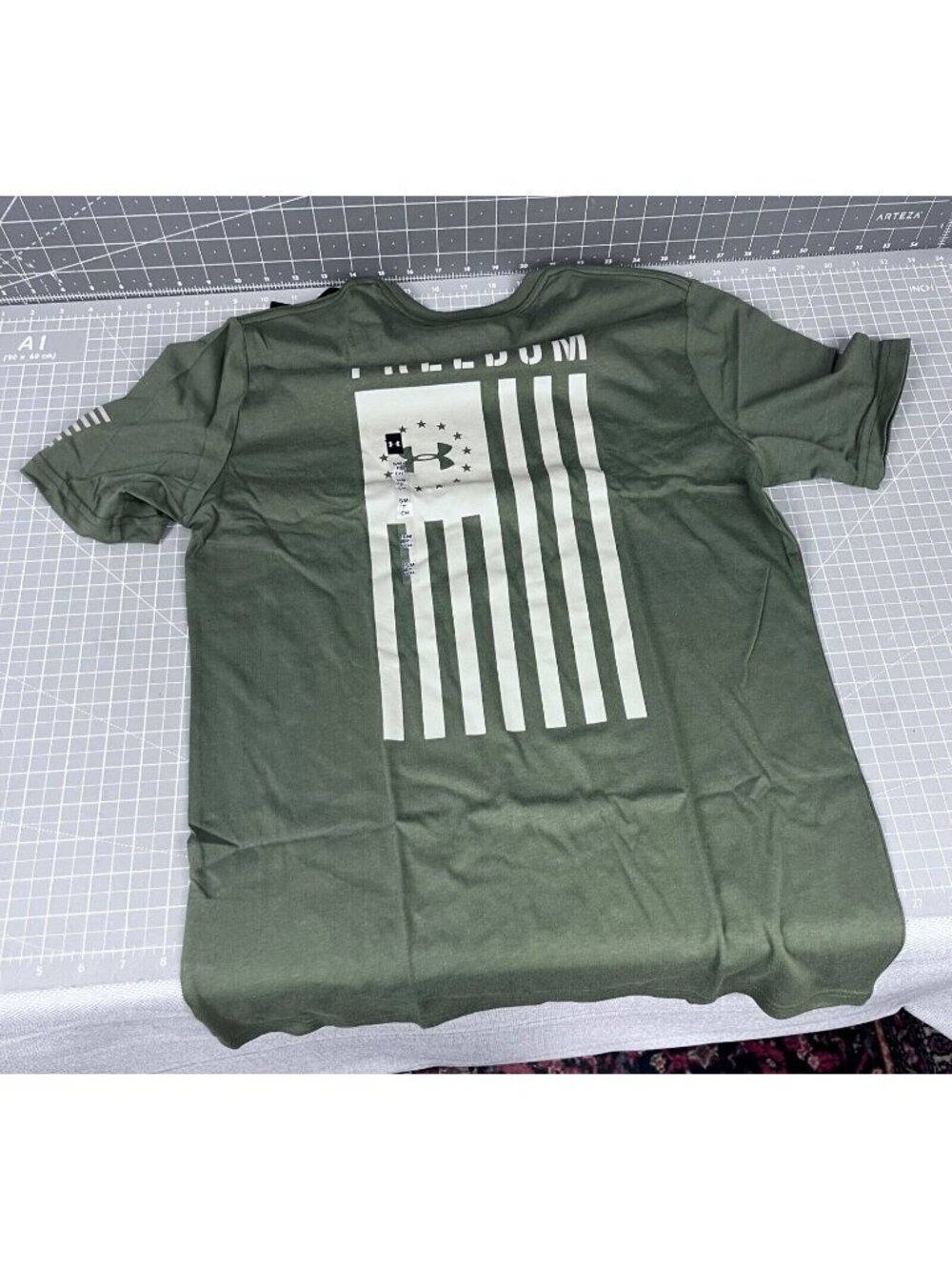Men's Under Armour Freedom Flag Logo Tactical T Shirt NEW